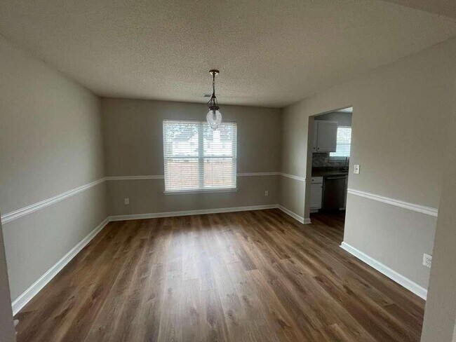 Photo - 408 Canoga Ct