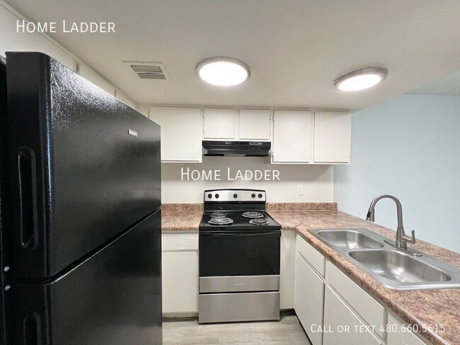 Photo - 4961 S Park Ave Unidad 105