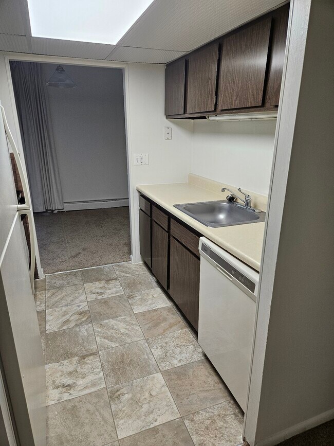 A31 Kitchen-Entry Side - Lake Club Apartments