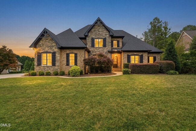 Building Photo - 2515 Village Manor Way