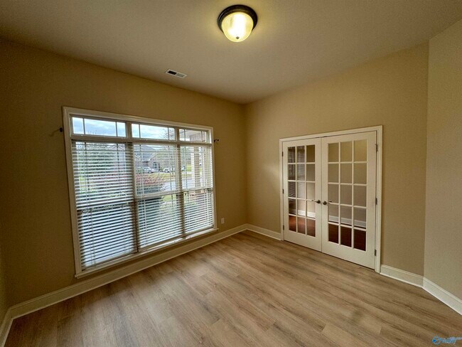 Photo - 140 Harbor Glen Dr SW