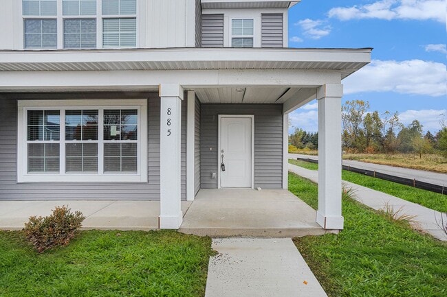 Photo - Outstanding Newer 4 Bed Condo in Resort Style Kensington Place in Holland!