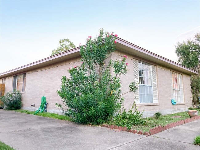 Photo - 19518 Munsey Ct