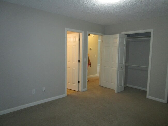 Photo - 885 Grimble Ct