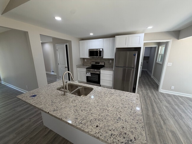 Photo - Room in House on Heritage Hills Cir