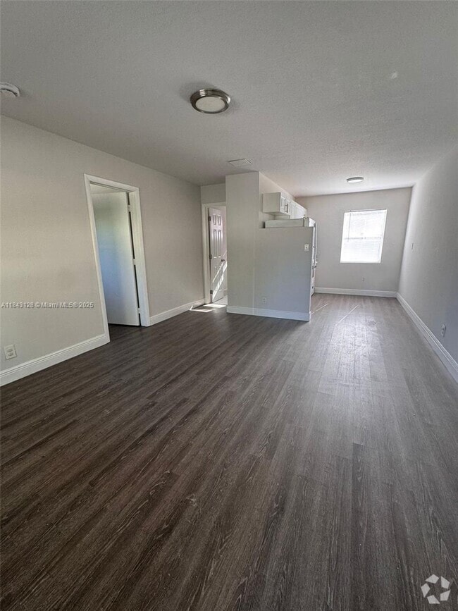 Building Photo - 2222 Van Buren St Unit 10 Rental