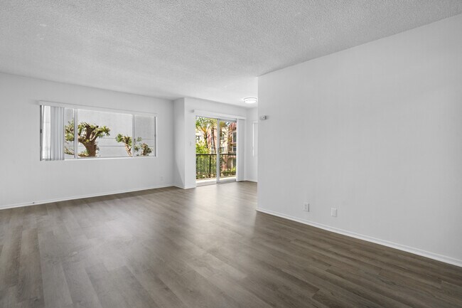 Photo - 1236 McClellan Dr Unit 3