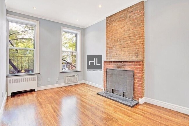 Building Photo - Hudson Street