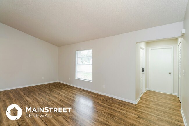 Photo - 822 7 Gables Cir SE