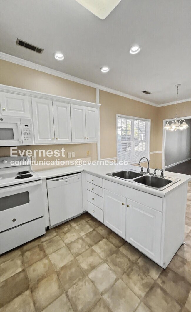 Photo - 505 Spears Ave