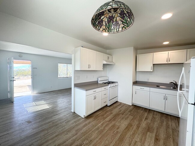 Clean and Lovely 2 Bedroom 1 Bathroom - Clean and Lovely 2 Bedroom 1 Bathroom House
