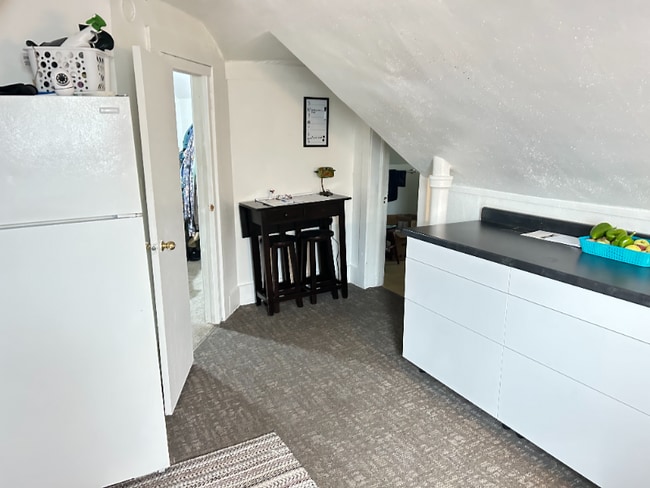 Photo - 103 Erie St SE Unidad Upper