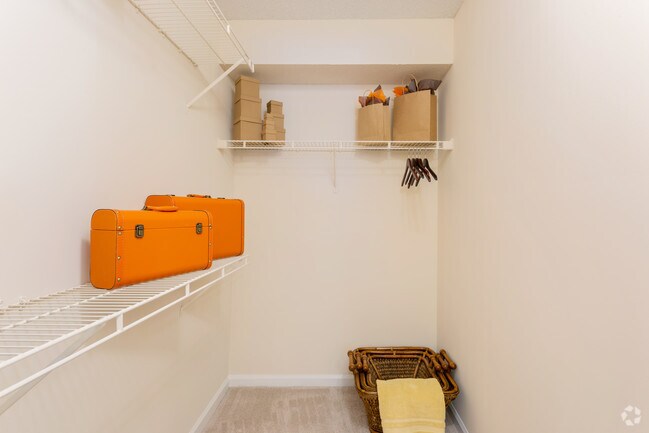 2BR, 2BA - 1000 SF