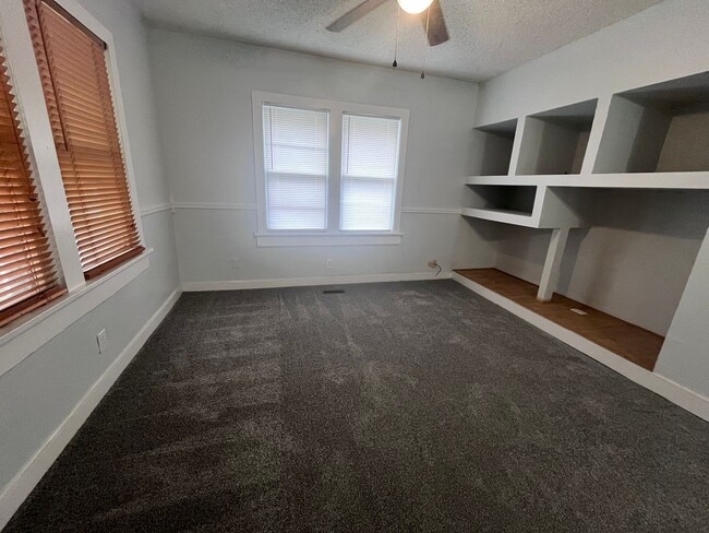 Photo - 843 S Holyoke St