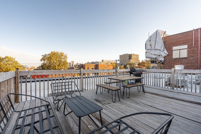 Photo - 4350 Av. de l'Hôtel-de-Ville Unit 307