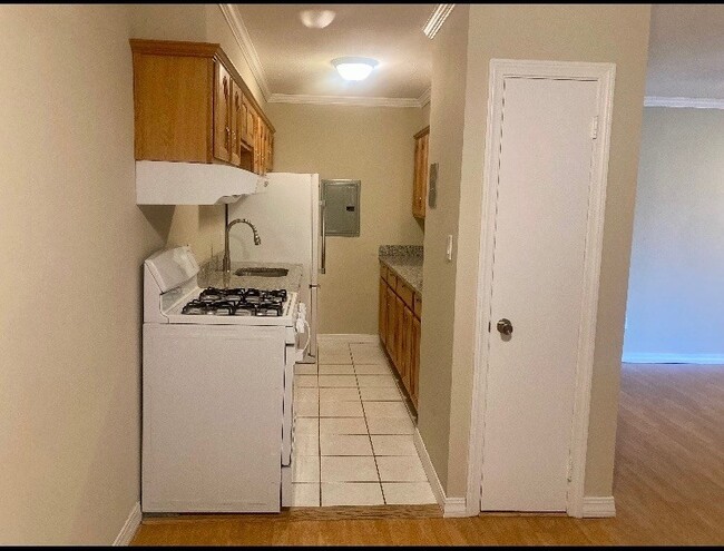 Photo - 10 Longwood Dr Unit 5