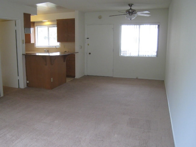 Photo - 13203 Moorpark St