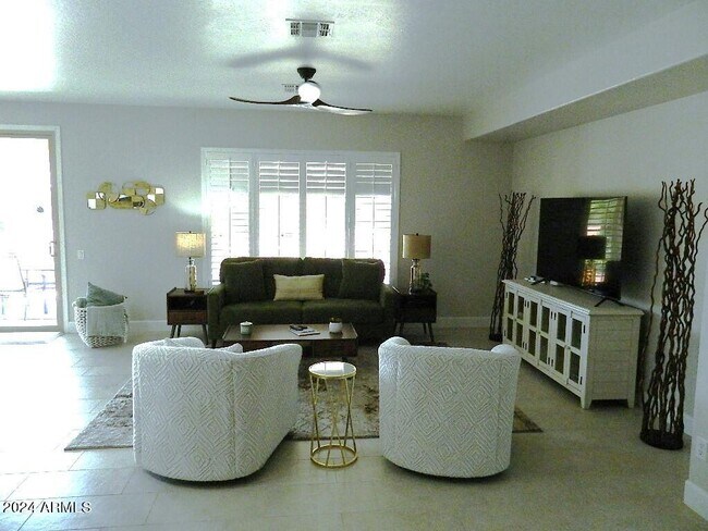 22816 N Las Positas Dr