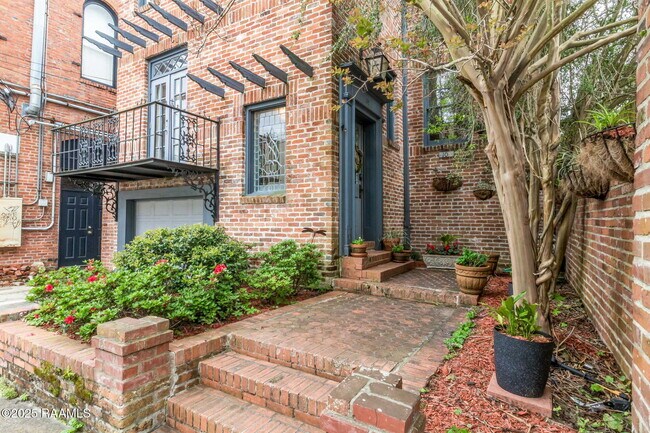 Photo - 109 French St