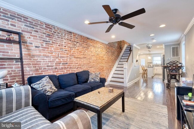 Building Photo - 800 S Curley St