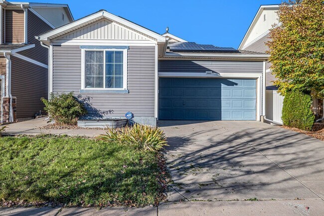 Building Photo - Spacious 3 Bed 3 Bath in the heart of Gree...