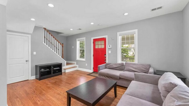 Building Photo - 2604 17th St NE Rental