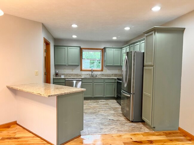 Building Photo - 359 Mt Branson Dr Rental