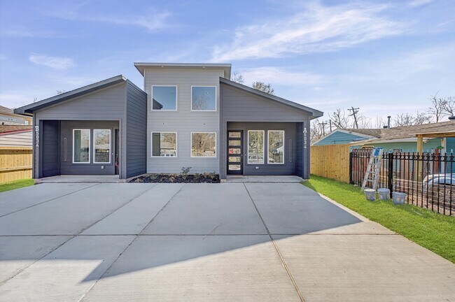 Photo - 5034 Pershing St