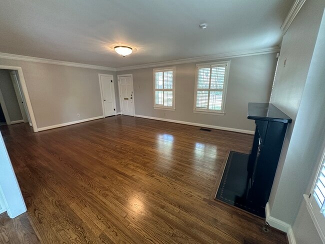 Photo - 5920 Hawthorne Rd
