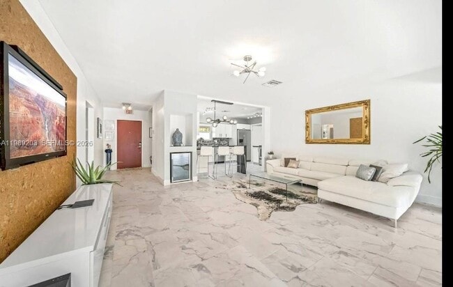 Photo - 909 N 13th Ct