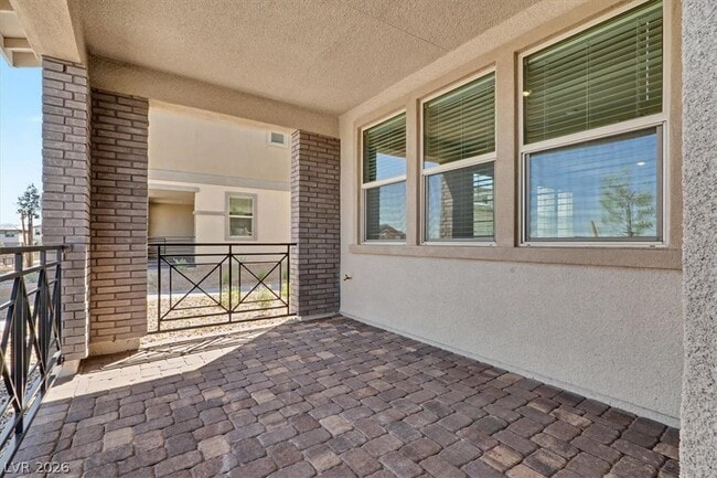 Photo - 72 Hornbeck Ln