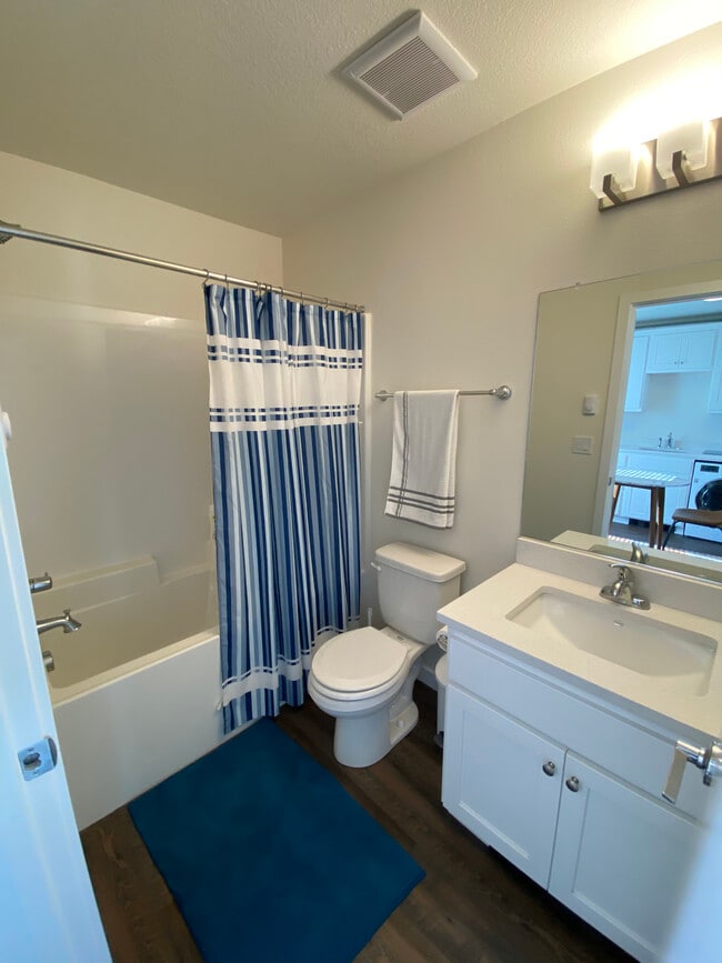 Photo - Steele Apartments