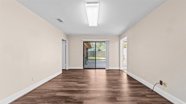 Photo - 1017 Howard Ln