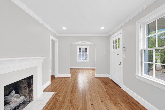 Photo - 3416 Commonwealth Ave