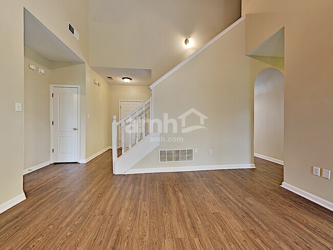 Photo - 5633 Michaelson Dr