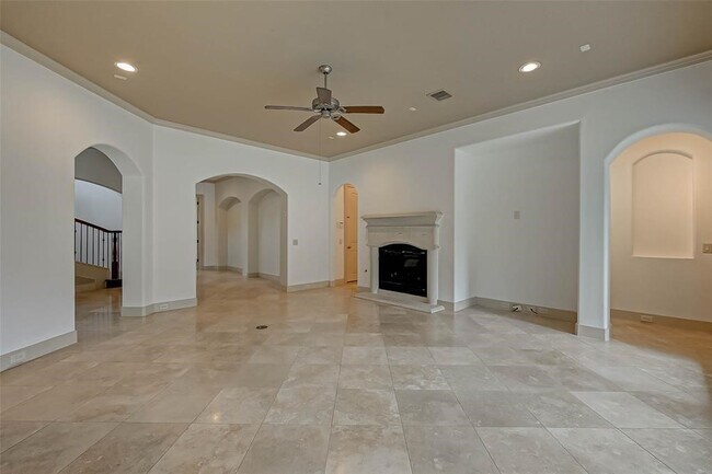 Photo - 11207 St Laurent Ln