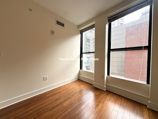 Photo - 10 Winter St Unidad 305