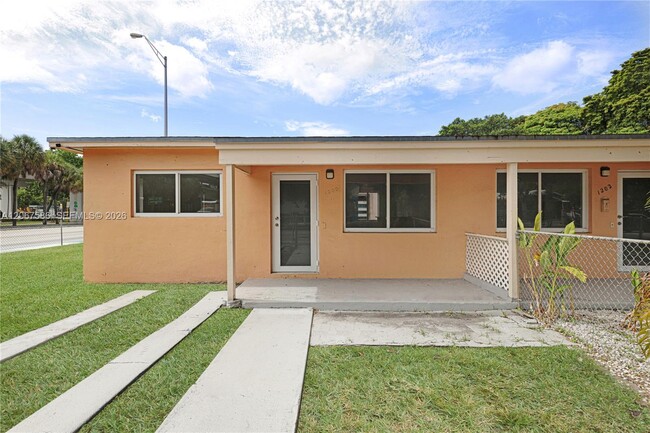 Photo - 1202 NW 34th St Unit 1202