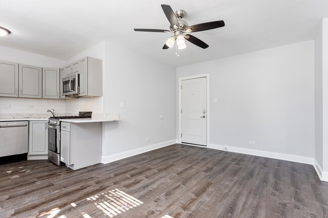 Photo - 1521 W Sherwin Ave Unit 304