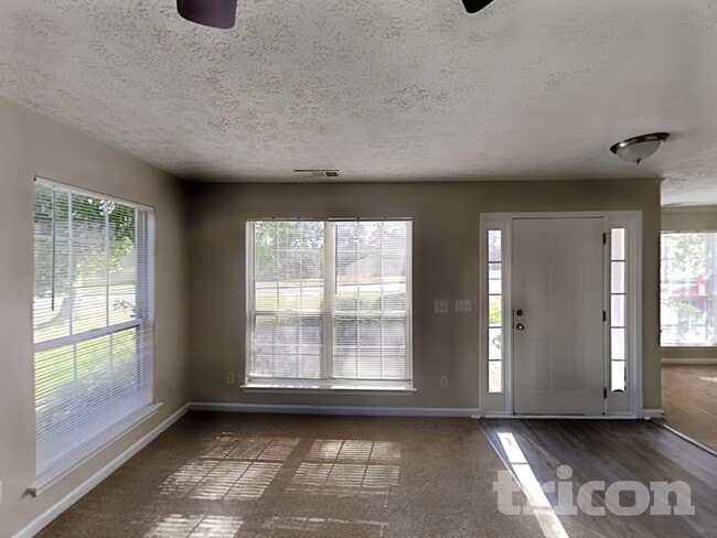 Photo - 936 Edgewood Ln