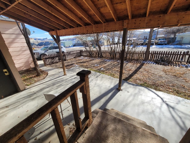 Photo - 595 Charles Ave