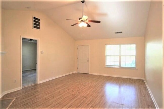 Photo - 206 Corley Cir