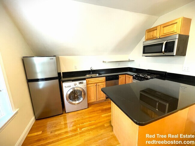 Photo - 172 Fuller St Unit 3