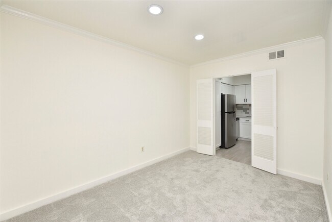 Photo - 2600 Bellefontaine Unit A21
