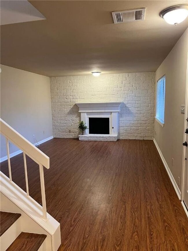 Photo - Arbor Village Condominium / Beautiful Update Unit / Refrigerator, Washer & Dryer included