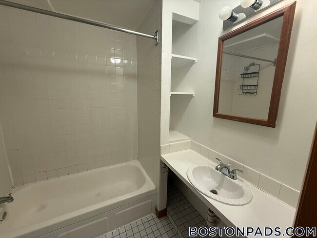 Photo - 88 W Cedar St Unidad 6