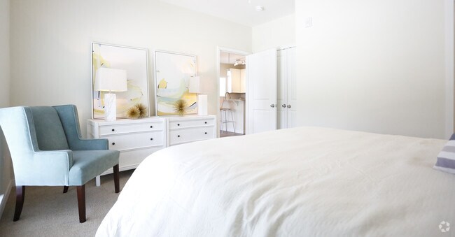 3BR/3BA -1300SF
