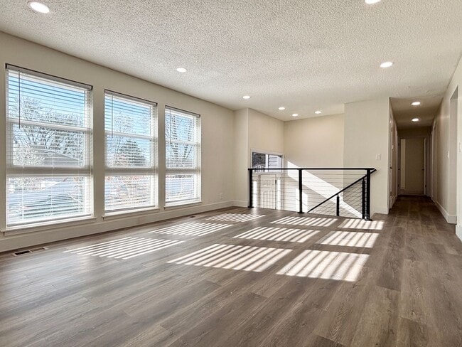 Photo - Beautiful Sandy Remodel Near Union Park!