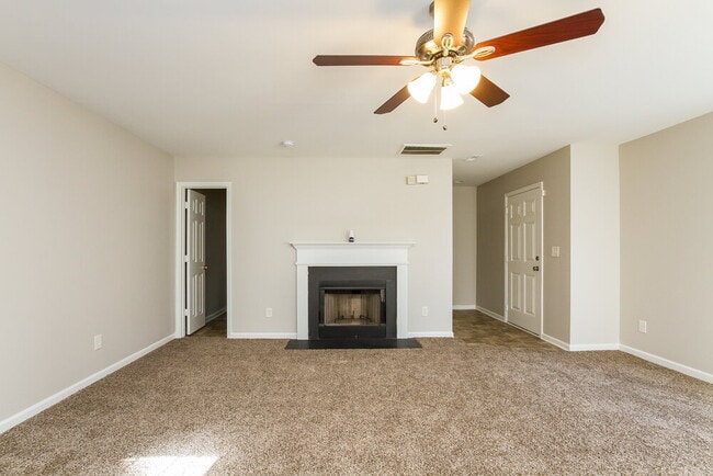 Photo - 933 Grass Hollow Ct