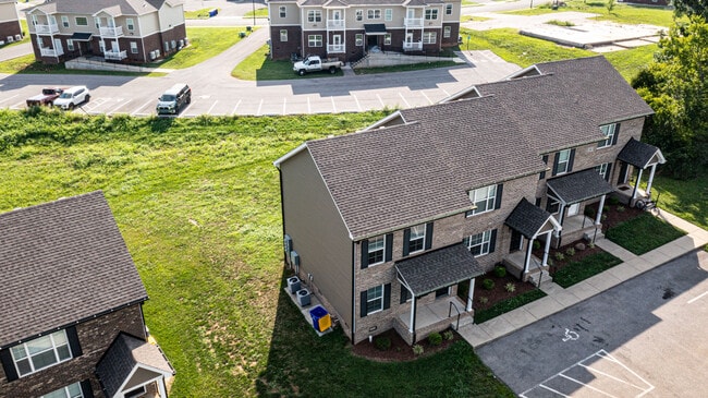 195 Creekwood Ave